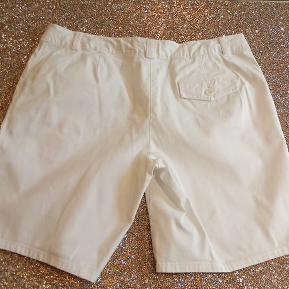 Tommy Bahama Ladies Bermuda - Picture 4 of 4